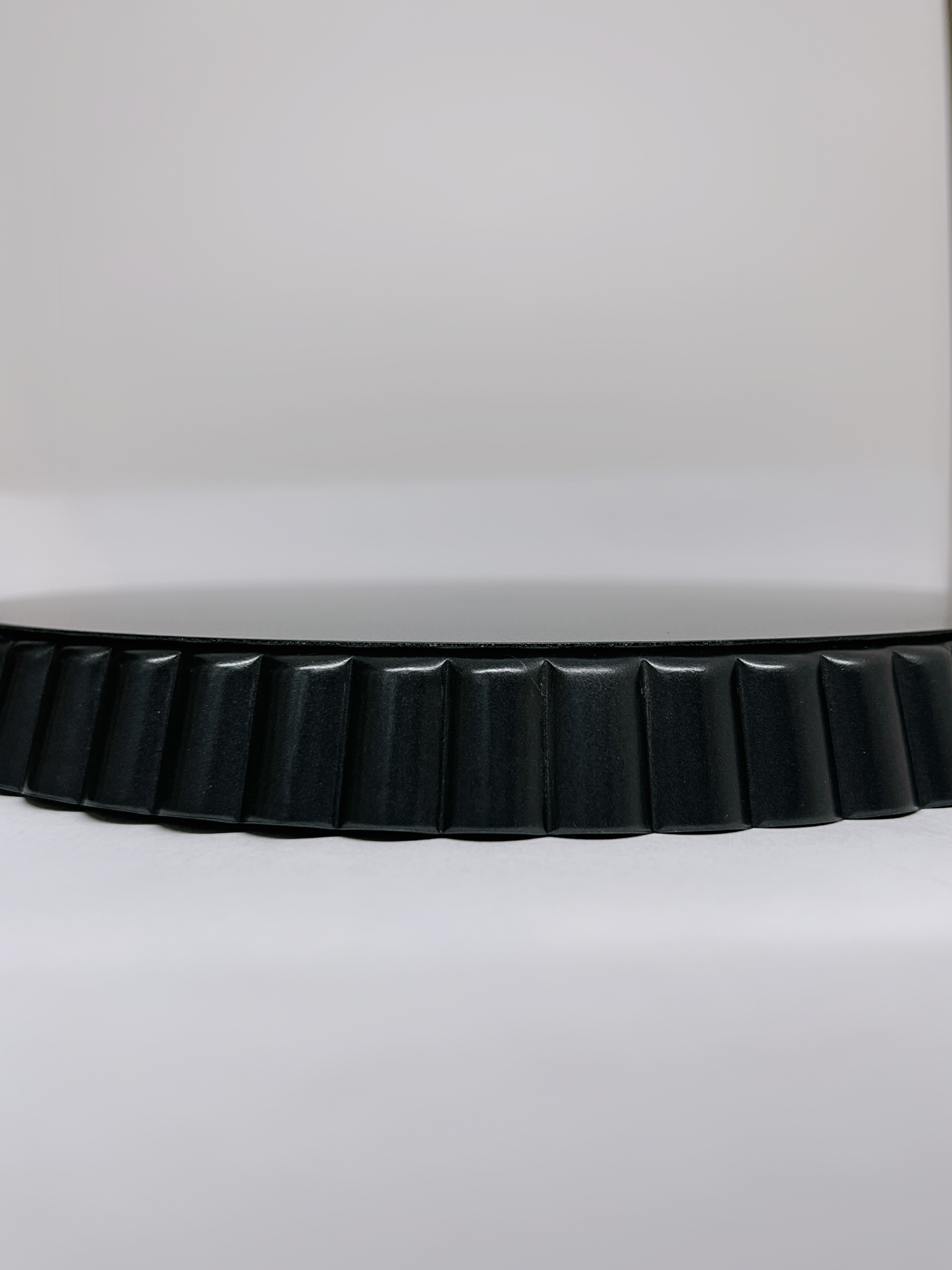 9-inch chrysanthemum plate with removable bottom (non-stick)
