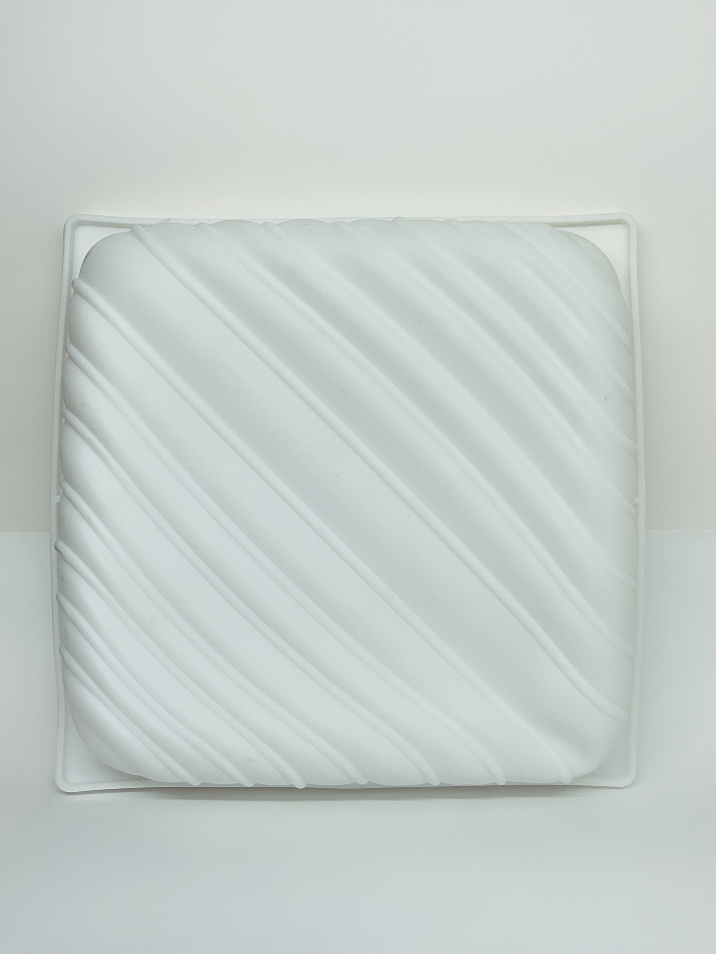 Silicone cake mold (square striped pillow)