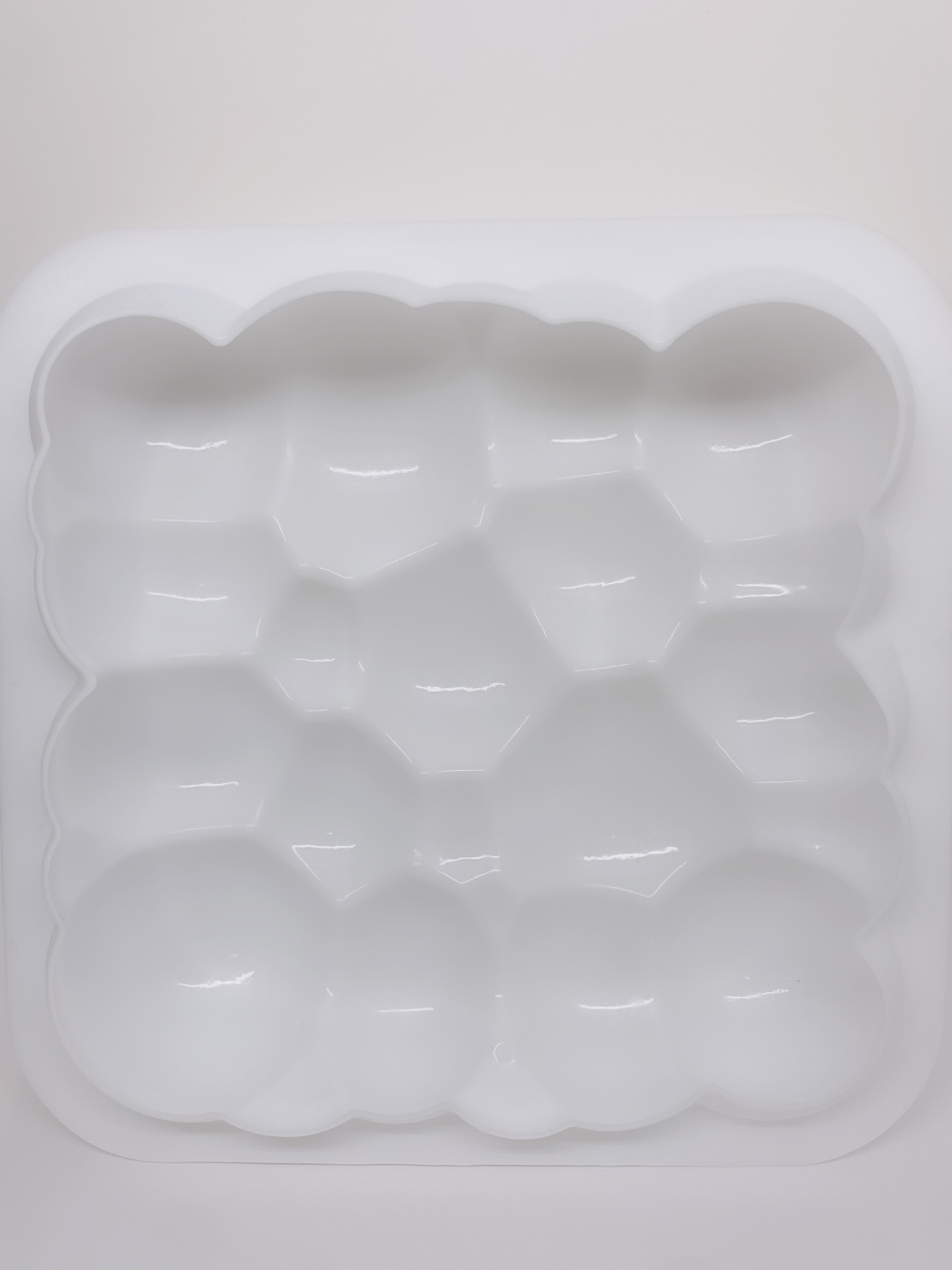Silicone cake mold (white cloud shape)