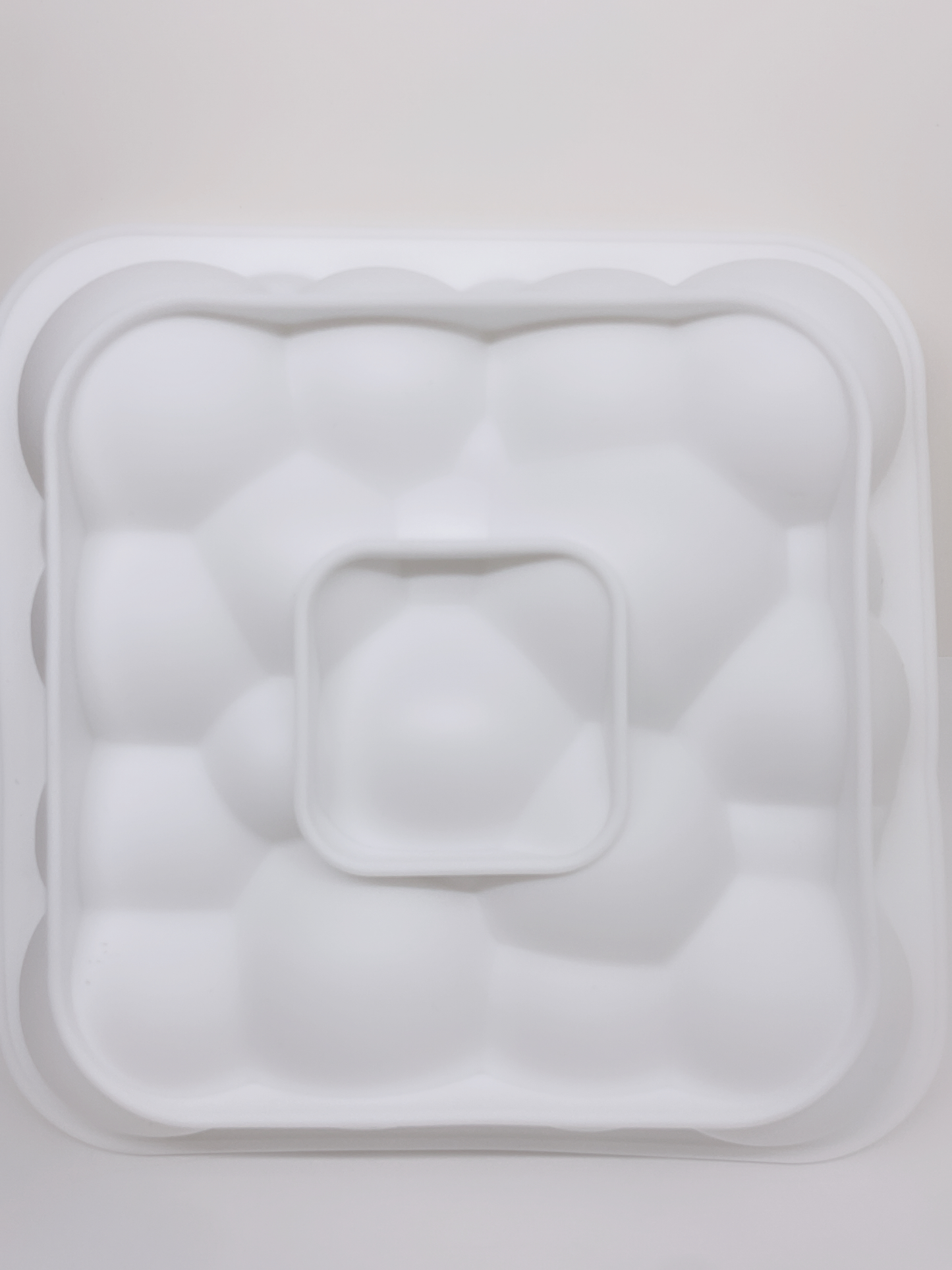 Silicone cake mold (white cloud shape)