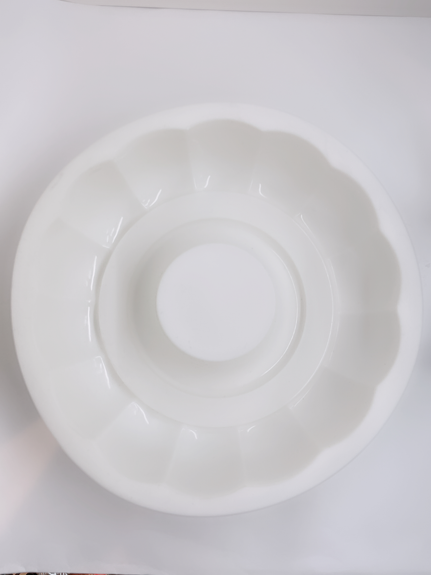 Silicone cake mold (corolla shape)